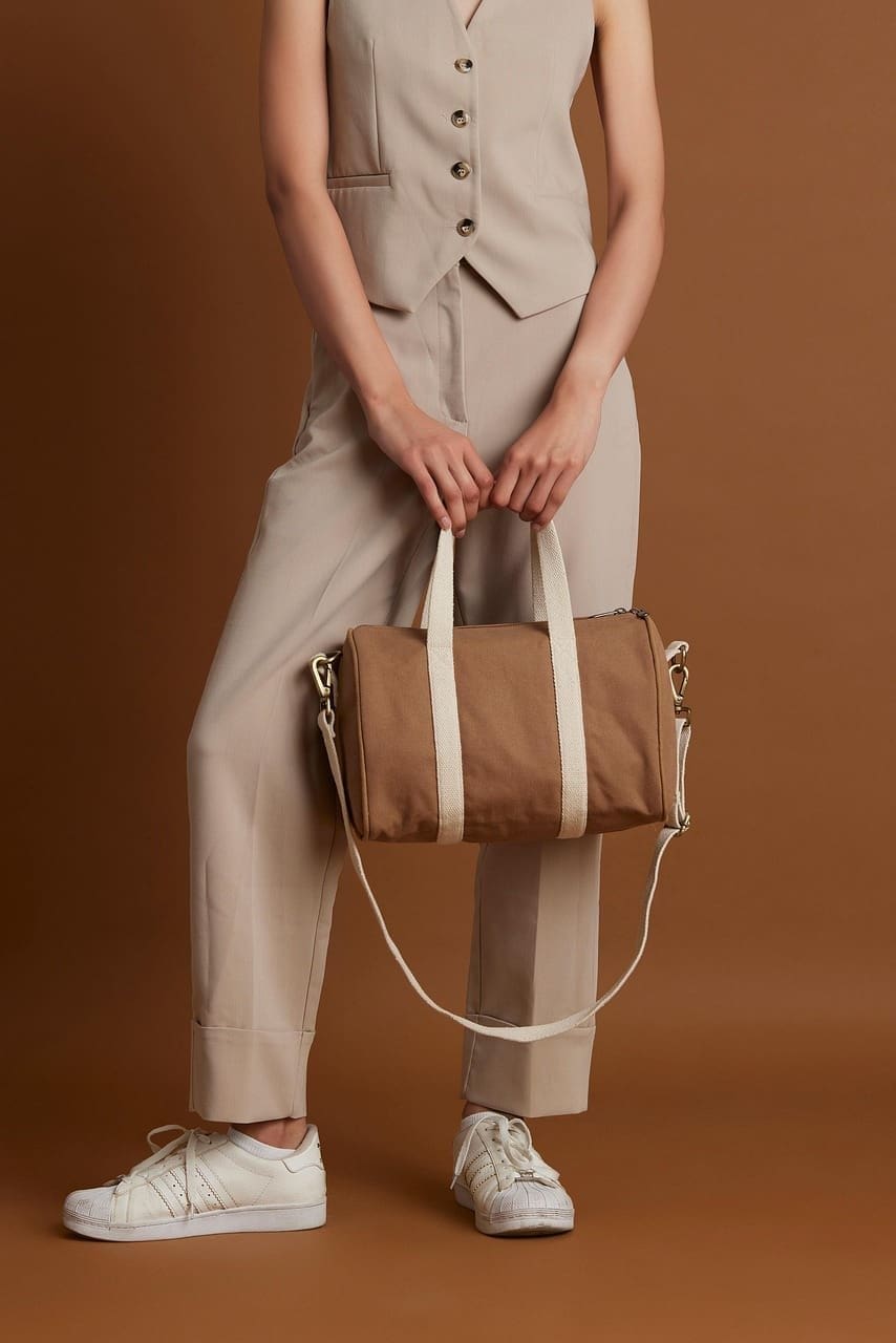 The Definitive Guide to Wrangler Handbags in 2025